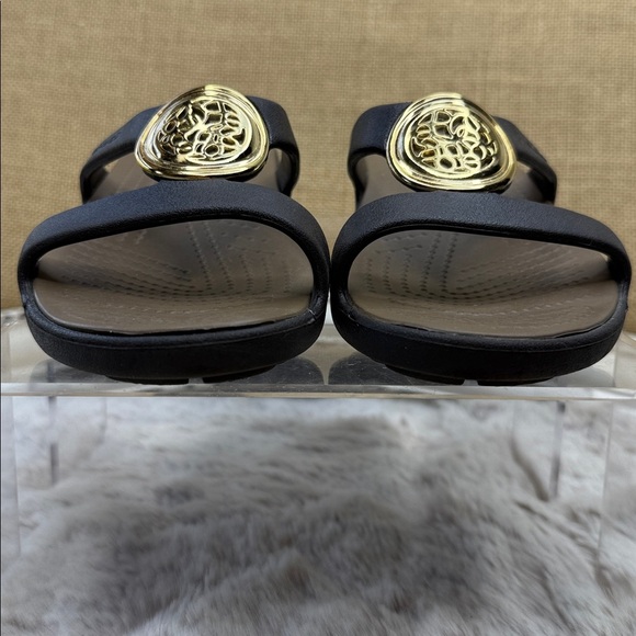 CROCS | Sanrah Slip On Hammered Teardrop 
Comfort Sandals, Size 5 - Picture 5 of 11